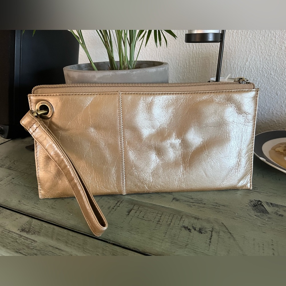 HOBO Vida Wristlet